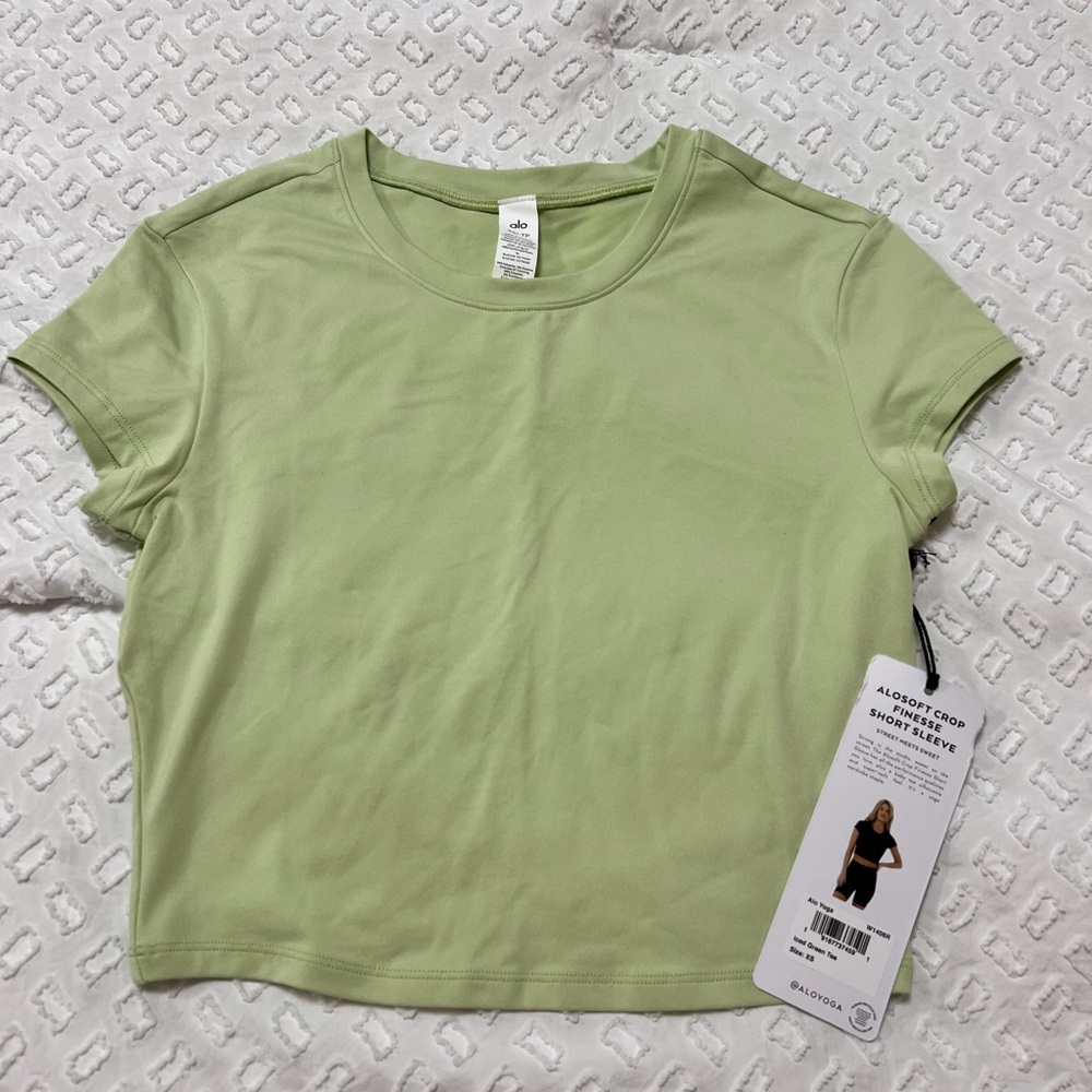 ALO Yoga Light Green Short Sleeve Top